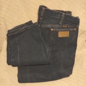 Wrangler Regular Fit Men's 36"X34" Blue Medium Wash Straight Leg 5-Pocket Jeans